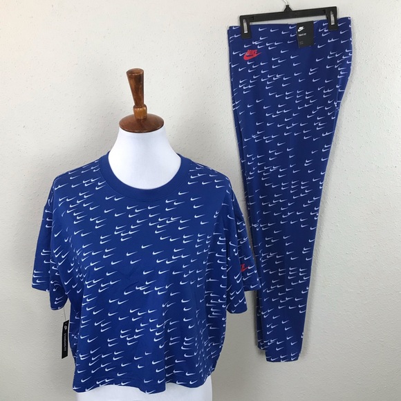 Nike Tops - Nike Sportswear Essential check branded outfit XXL